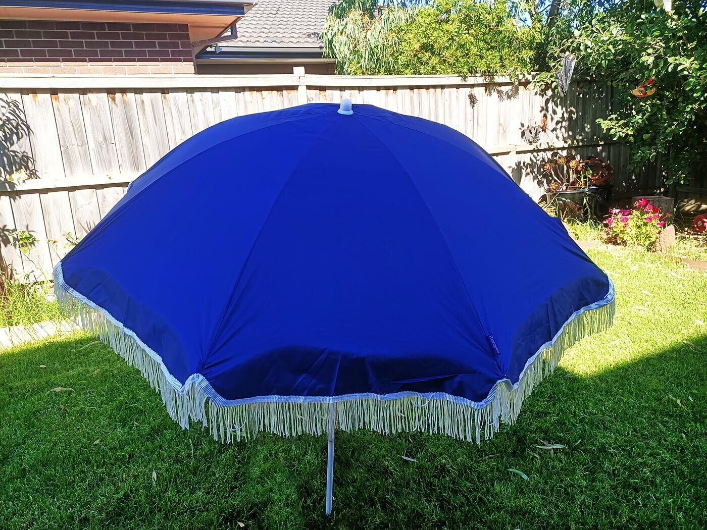 Classic Retro Beach Umbrella w/Tassel Trim